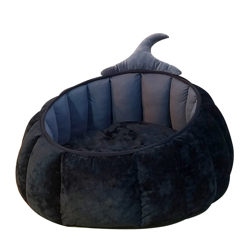Cozy Up Your Cat This Halloween with Our Winter Warm Pet Halloween Nest